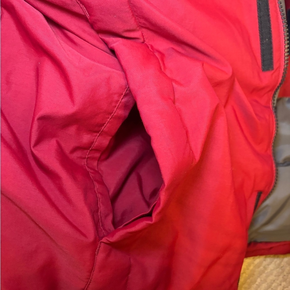 Vintage Tommy Hilfiger Red Insulated puffer Jacket - Picture 8 of 8